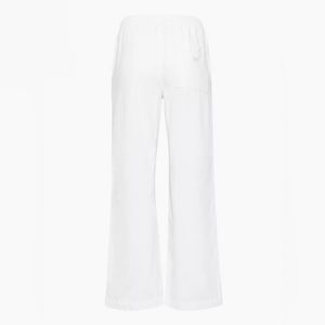 (not my photos) NWOT - XSmall - Aritzia - TNA - Christie Pant in White